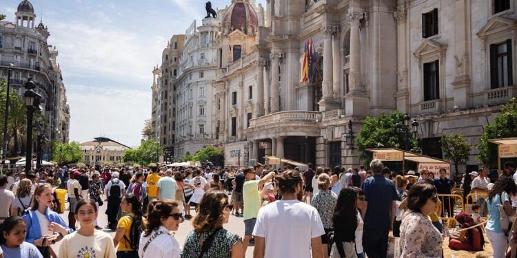 TastArròs 2026: vuelve a la plaza del Ayuntamiento el mayor festival de arroces de Valencia