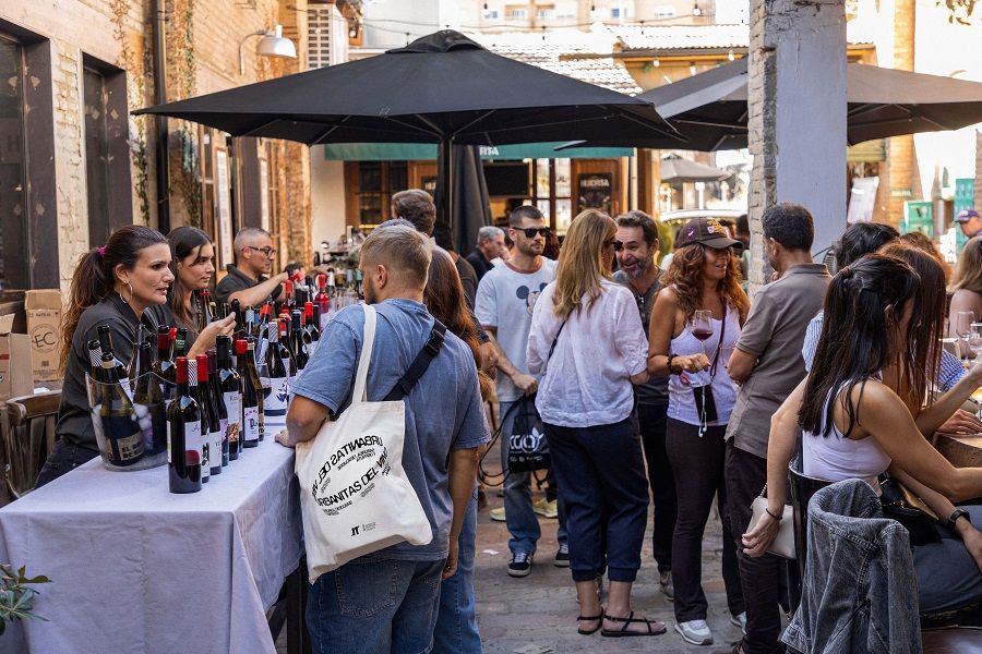 Los vinos de la DO Utiel-Requena toman 7 barrios de Valencia con catas, maridajes y tardeos