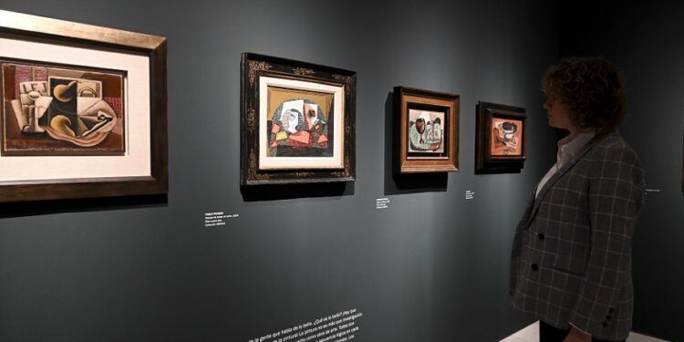 Una gran exposición en Valencia recorre más de un siglo de arte con obras de Picasso, Miró o Barceló