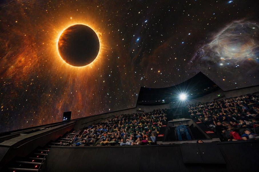 La Ciutat de les Arts i les Ciències estrena una proyección sobre eclipses y organiza una jornada con charlas y una conferencia