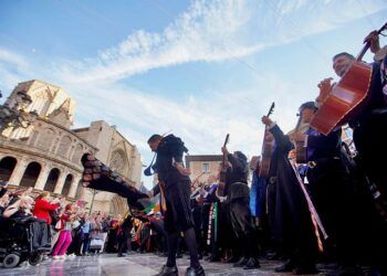 Las tunas universitarias de Valencia adelantan su tradicional Ronda a la Mare de Déu