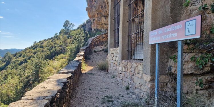 El abrigo con pinturas rupestres de hace miles de años que puedes visitar con un sencillo paseo en Titaguas