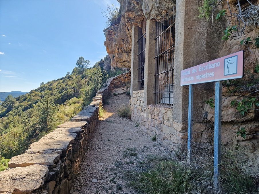 El abrigo con pinturas rupestres de hace miles de años que puedes visitar con un sencillo paseo en Titaguas