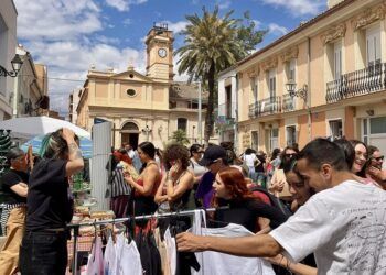 Benimarket vuelve a Benimaclet con música, artesanía, asociaciones y un desfile de moda ética