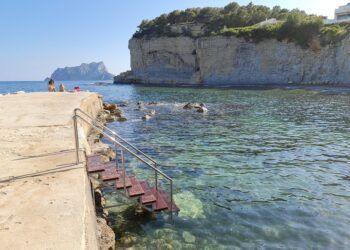 La cala de Benissa ideal para hacer snorkel que logra por primera vez Bandera Azul