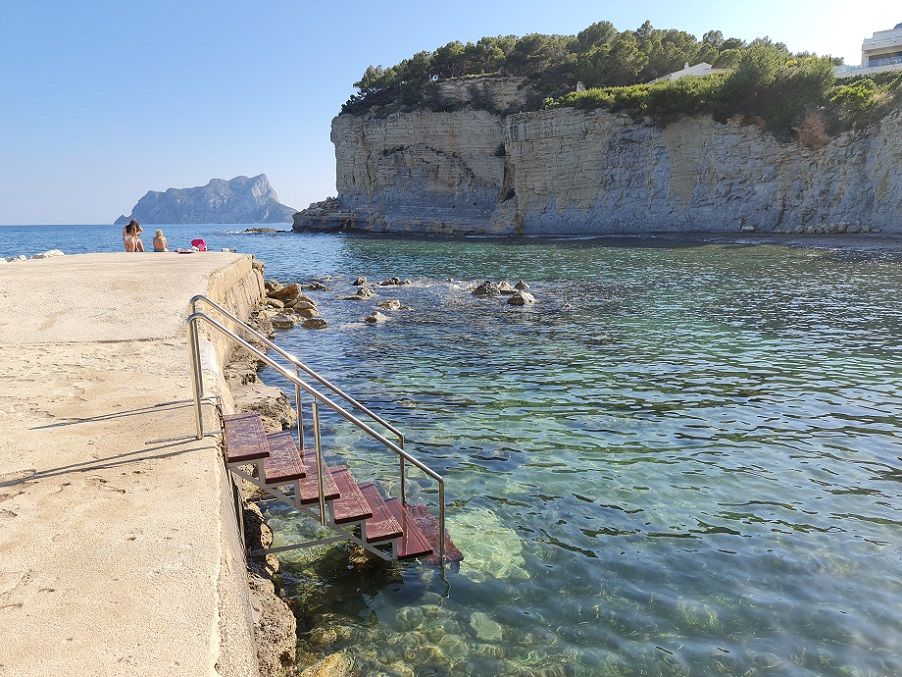 La cala de Benissa ideal para hacer snorkel que logra por primera vez Bandera Azul