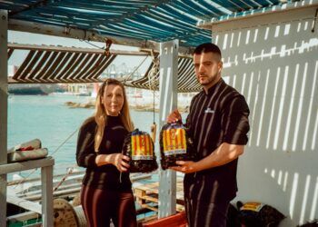 Casa Pescadores prepara un gran aperitivo marinero junto a Amparín, la última gran clochinera del Cabanyal