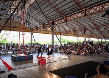 Contorsions llenará Valencia de circo contemporáneo con espectáculos gratuitos durante cuatro jornadas