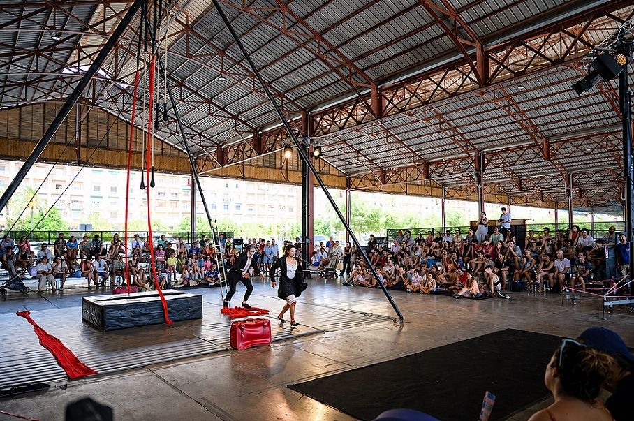 Contorsions llenará Valencia de circo contemporáneo con espectáculos gratuitos durante cuatro jornadas