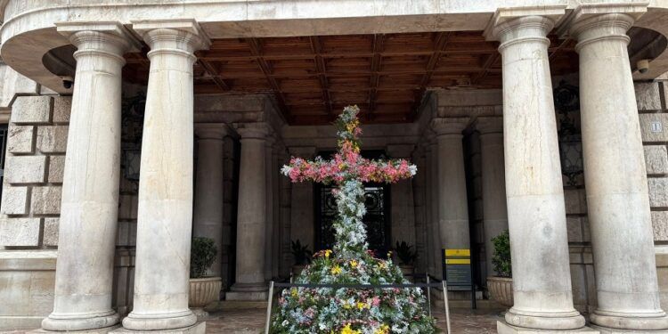 Premios del Concurso de Cruces de Mayo de Valencia 2026: guía completa con todos los galardones