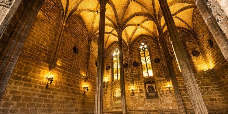 Puertas abiertas en el Real Convento de Santo Domingo de Valencia por el Día de las Fuerzas Armadas 2026