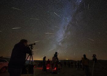 El eclipse total de sol y las Perseidas se unen en Titaguas en una experiencia astronómica única con cena bajo las estrellas