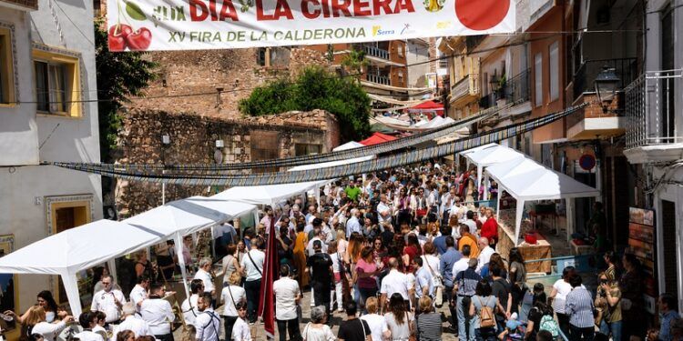 Serra celebra la 20ª Feria de la Calderona y el Dia de la Cereza 2026 con mercado, gastronomía y actividades familiares