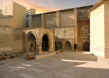 Solo gratis por un día: puertas abiertas en el único cementerio medieval de Valencia con visitas guiadas