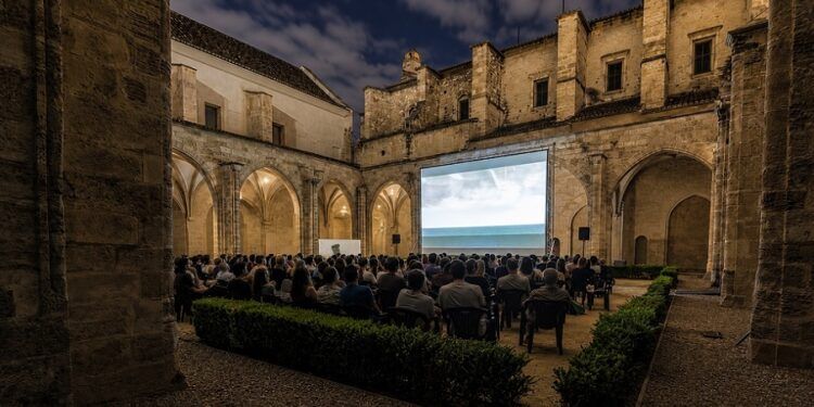 Cinema Jove proyectará siete películas gratuitas al aire libre en un ciclo dedicado a Greta Gerwig