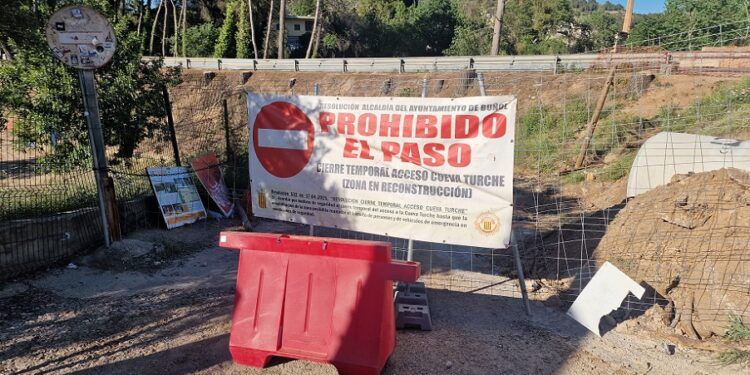 Otro verano más sin la Cueva Turche: cierre, obras y vídeos de influencers reavivan el conflicto en Buñol