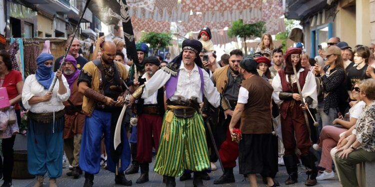 Cullera revive el desembarco del pirata Dragut con recreaciones, mercado temático y actividades familiares