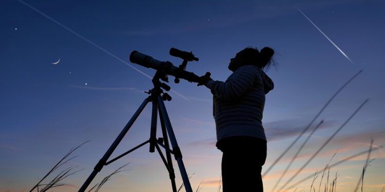 Ocho noches gratuitas de observación del cielo nocturno con telescopios en Valencia este verano