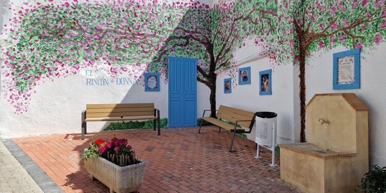 El Rincón de Donna, el homenaje a Mamma Mia! que transforma un espacio de Navarrés en un pedazo de Grecia