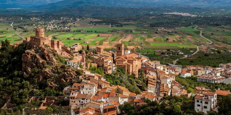 Tres pueblos de la Comunitat Valenciana viven este sábado una noche especial entre música, patrimonio y romanticismo