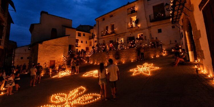 Llega la Noche de las Velas de Titaguas 2026 con más de 30.000 velas: vuelve la noche más mágica del verano en la Serranía