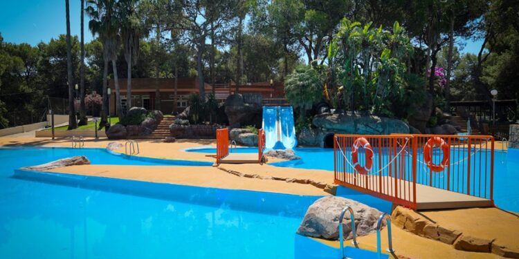 La piscina Parc Vedat de Torrent abre con parque acuático, importantes mejoras y entradas desde 0,60 euros