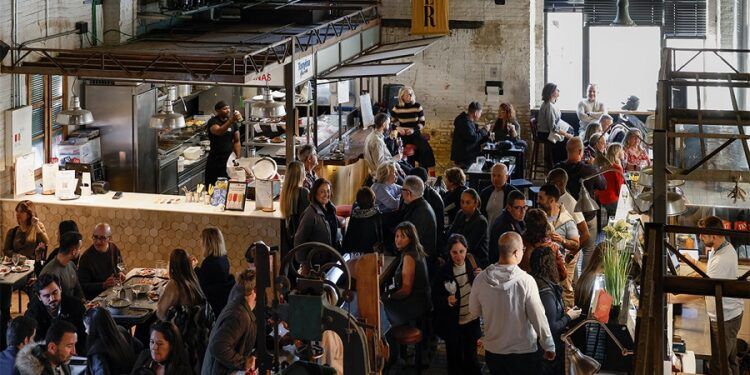 Requena celebra en Mercader Cabanyal una gran jornada de vino, cava y gastronomía este sábado