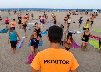 Vuelven a Valencia las clases gratis para hacer deporte en la playa de la Malvarrosa: horarios y cómo apuntarse