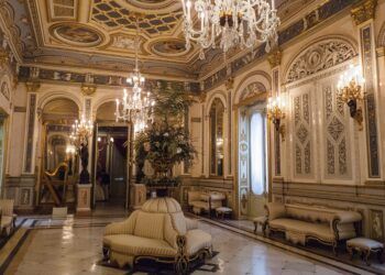 Uno de los palacios más impresionantes de Valencia se podrá visitar gratis durante todo el verano