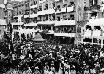 La Feria de Julio de Valencia 2026 arranca con un gran espectáculo que revive la Belle Époque en la plaza del Ayuntamiento
