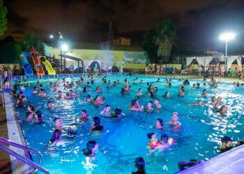 Noches temáticas en la piscina del Parque del Oeste de Valencia 2026: fechas y programa completo