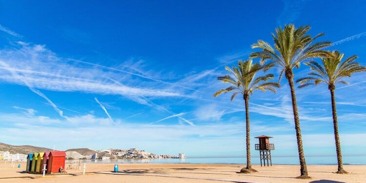 ¿Sabías que 6 playas de la Comunitat Valenciana mantienen la Bandera Azul desde 1987?