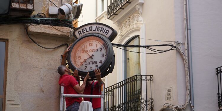 El reloj centenario dels Quatre Cantons, uno de los grandes símbolos históricos de Xàtiva
