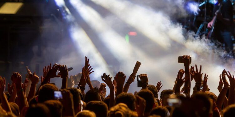 Más de 150 verbenas por San Juan 2026 llenan Valencia: programación de las fiestas falleras