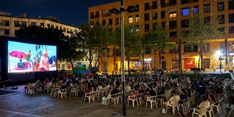 Torrent llena de cultura y ocio las noches de agosto con más de 30 actividades gratuitas repartidas por la ciudad