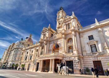 La Casa Consistorial de Valencia cumple 120 años: tres vídeos para descubrir su historia y sus espacios más emblemáticos