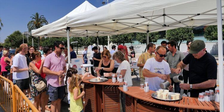 Alboraya celebra el Día de la Horchata 2026 con reparto gratuito de miles de litros de horchata y fartons