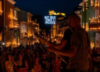 La Nit dels Ciris i la Música de Busot 2026 reunirá 15.000 velas y 17 actuaciones en una noche mágica