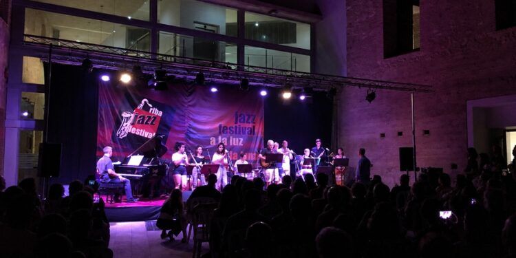 El Castillo de Riba-roja acoge tres noches de jazz y blues con una nueva edición de RIBAJAZZ