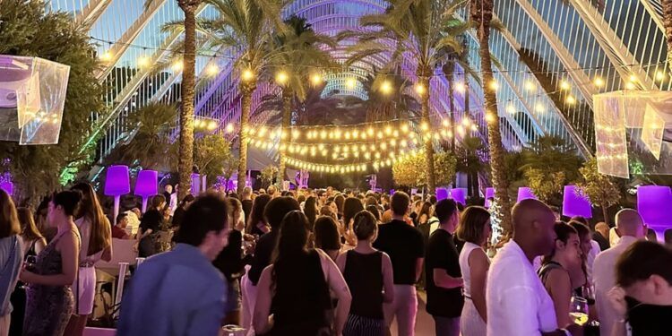 Más de 40 bodegas y productores llevarán los vinos de Requena a L’Umbracle en una gran fiesta gastronómica