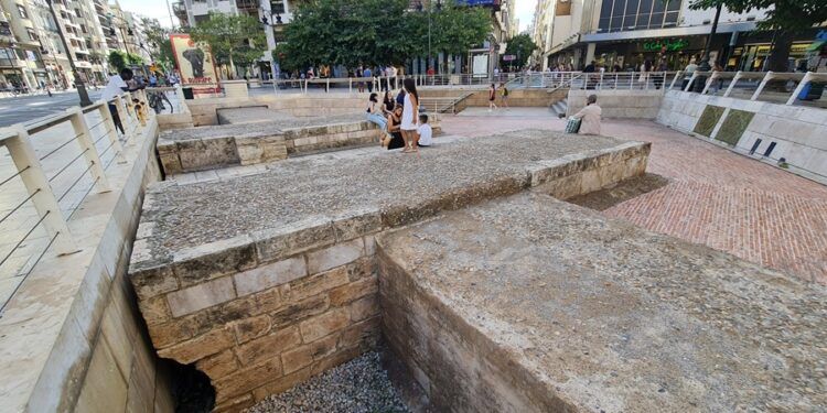 El antiguo Portal dels Jueus de Valencia recuperará sus paneles informativos junto a la renovación de la calle Colón