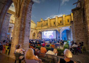 El Centre del Carme de Valencia ofrece un completo plan gratuito en agosto con exposiciones, talleres, visitas guiadas y cine de verano