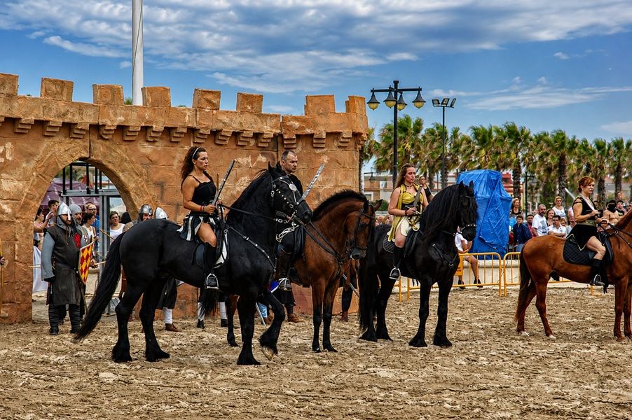 Los Moros y Cristianos del Marítimo de Valencia celebran 30 años de su gran Entrada y su estreno como Fiesta de Interés Turístico Local