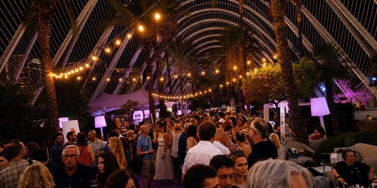 La Noche de Vino y Música vuelve a Valencia con vinos valencianos, gastronomía y música en directo