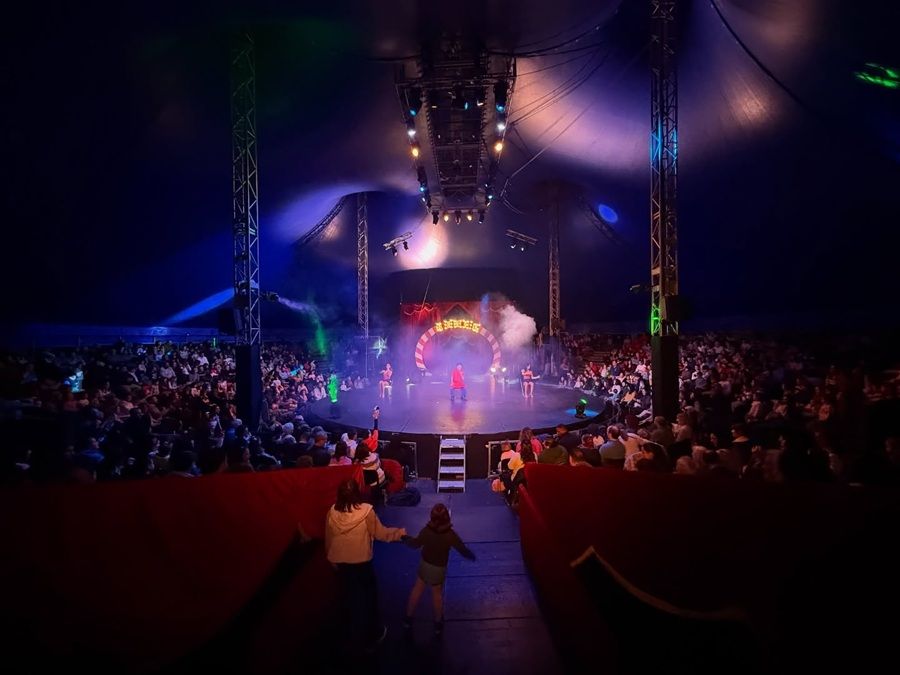 Dos circos llegan a Gandia este mes de agosto: Fofito y El Circo del Miedo compartirán una gran carpa climatizada