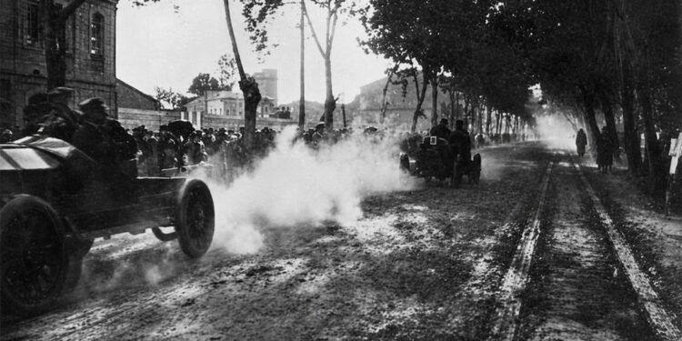 El Kilómetro Lancé, la primera carrera urbana de automóviles en Valencia