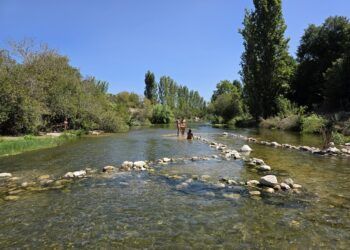 La playa fluvial de Villalonga, una bonita zona para bañarse en el río Serpis