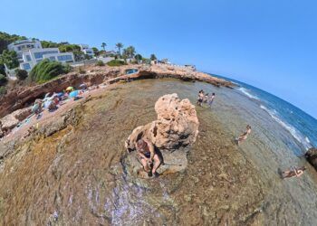 La ruta del final de Les Rotes de Dénia, un sencillo recorrido por calitas de aguas cristalinas