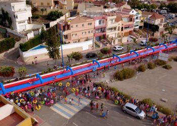 El gran tobogán acuático de 100 metros de largo regresa a Ontinyent este fin de semana