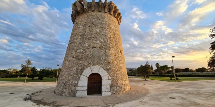 La Torre de Piles abre sus puertas en agosto con visitas guiadas gratuitas para conocer el interior de este histórico monumento